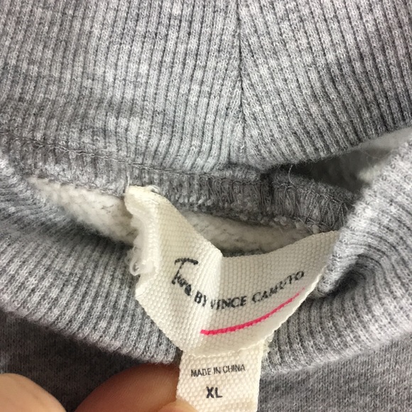 Two by Vince Camuto grey crew cold shoulder Sz XL - Picture 3 of 8